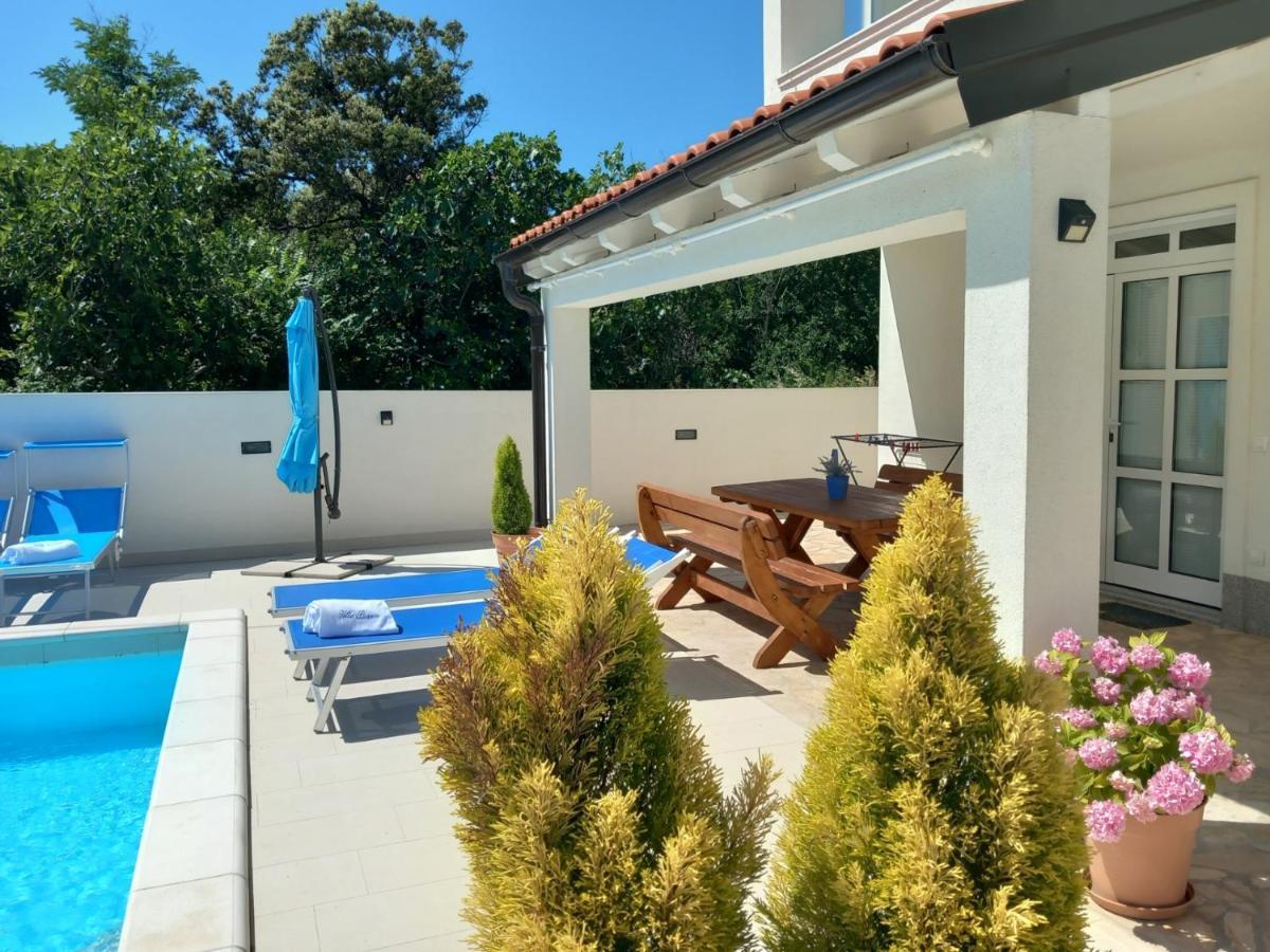 Villa Bianca - Apartment With Private Pool Привлака Екстер'єр фото