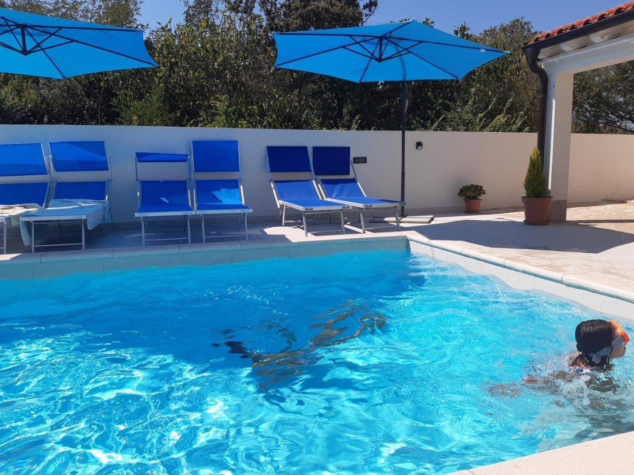 Villa Bianca - Apartment With Private Pool Привлака Екстер'єр фото